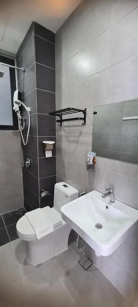 Georgetown Penang - Skyline At Urban Suites - Affordable-Luxury-Cozy Stays With Sea And City Views Jelutong Malaysia